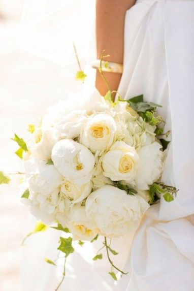 Gros bouquet de mariée pivoine duchess