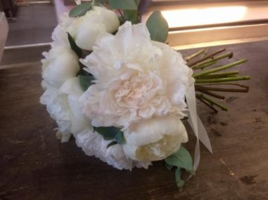 Bouquet de mariée en pivoines duchesse